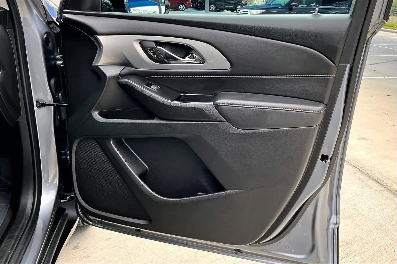 Used 2019 Chevrolet Traverse LT FWD image 23