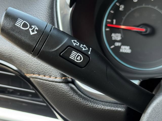 Used 2020 Chevrolet Traverse LT w/ LT Premium Package FWD image 24