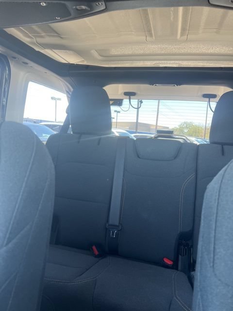 Used 2025 Jeep Wrangler Unlimited Sahara AWD/4WD image 22