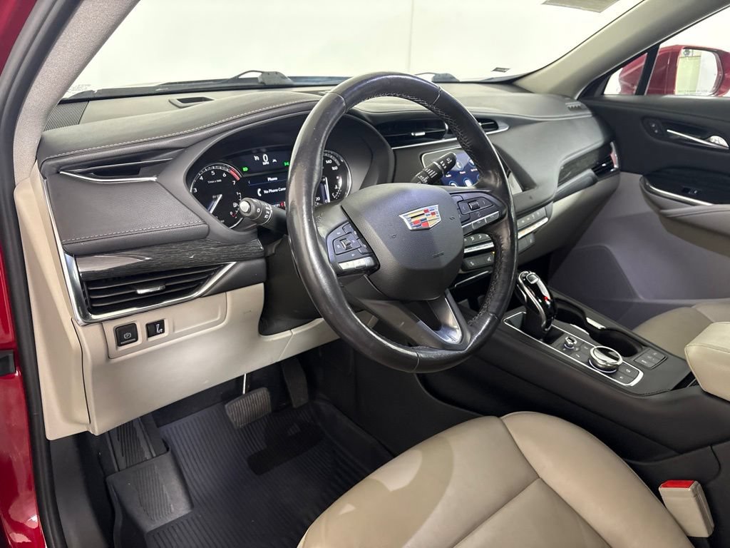 Used 2021 Cadillac XT4 Premium Luxury w/ Enhanced Visibility Package AWD/4WD image 23