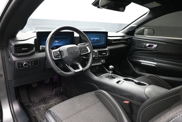 Used 2024 Ford Mustang GT RWD image 5