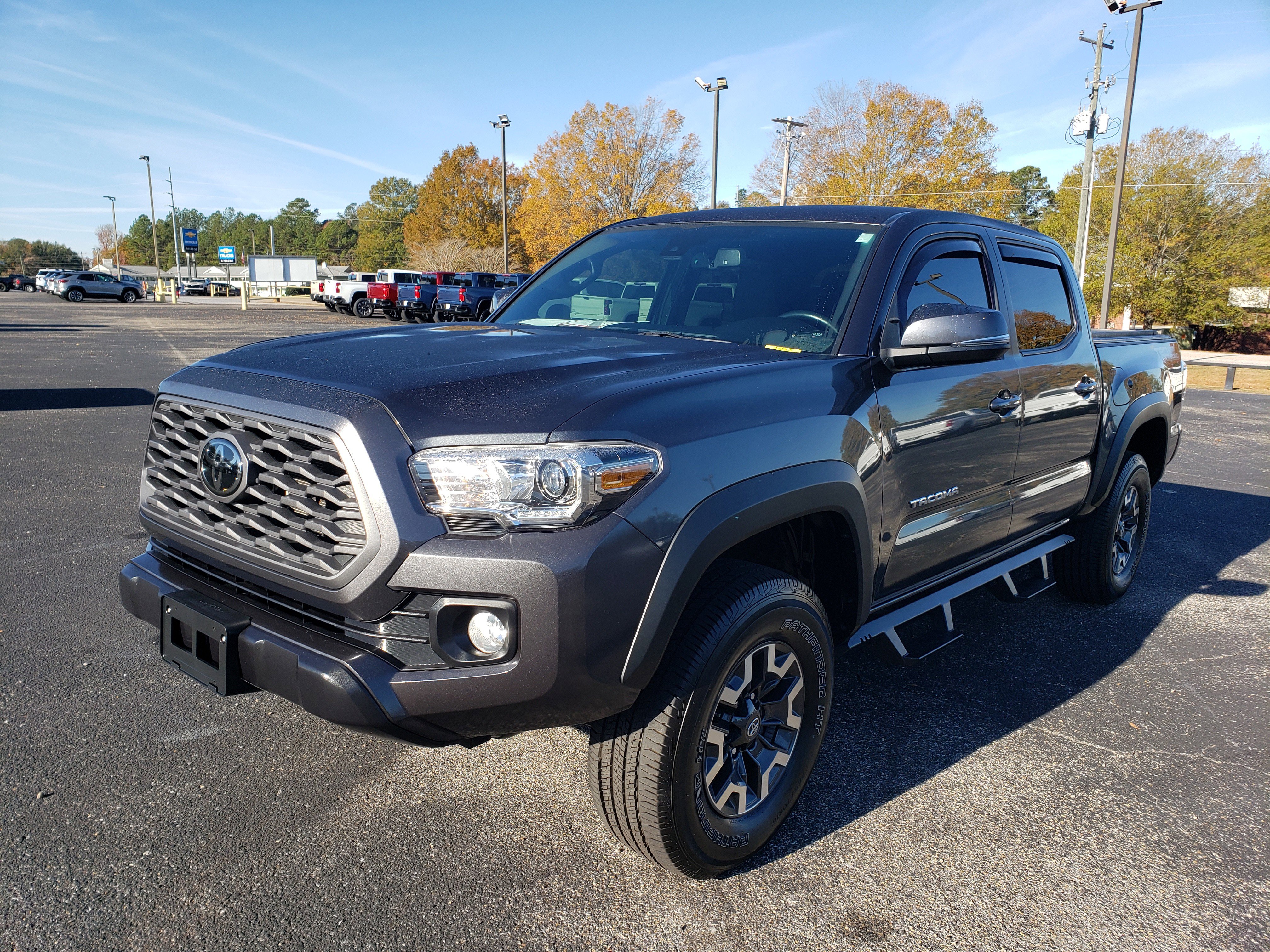 Used 2022 Toyota Tacoma TRD Off-Road w/ Technology Package image 2