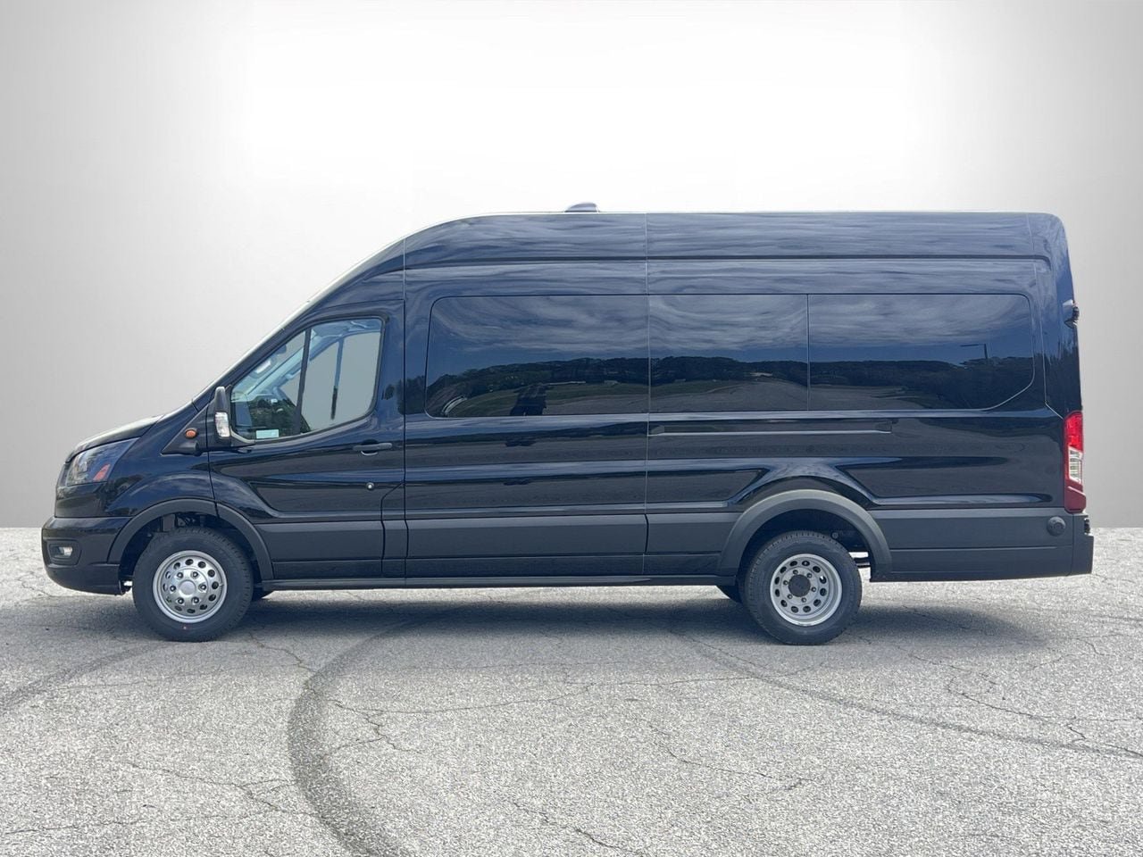 New 2026 Ford Transit 350 148 High Roof Extended Wagon RWD image 20