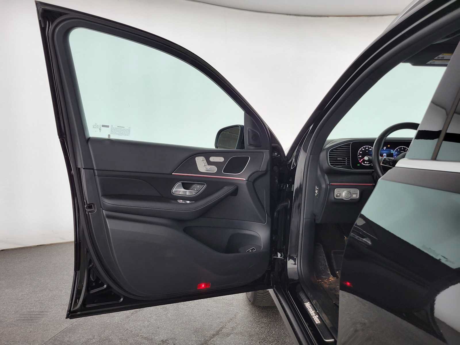 Used 2025 Mercedes-Benz GLE 350 4MATIC image 19
