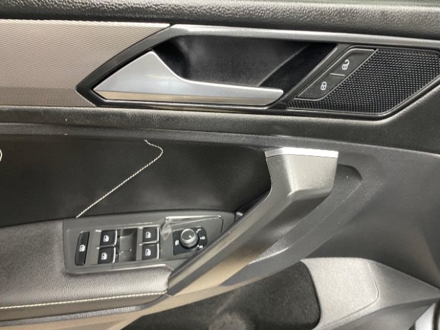 Used 2023 Volkswagen Tiguan SE FWD image 25
