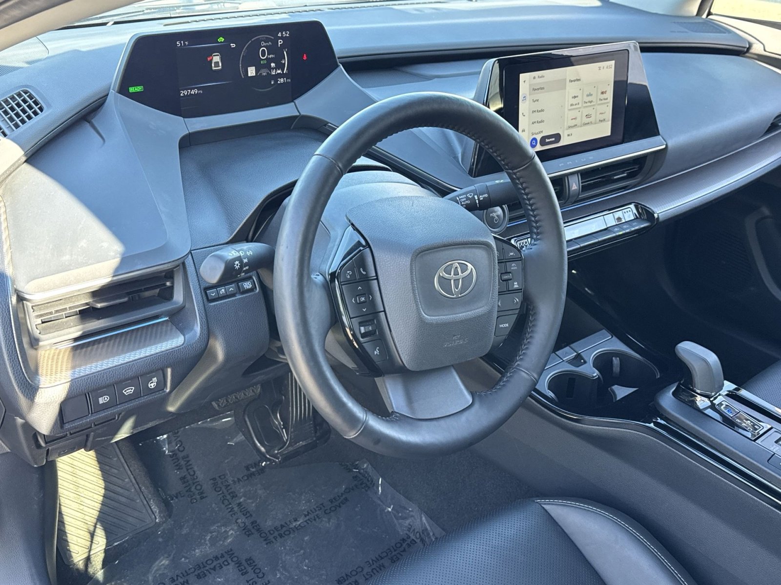 Used 2024 Toyota Prius XLE image 2