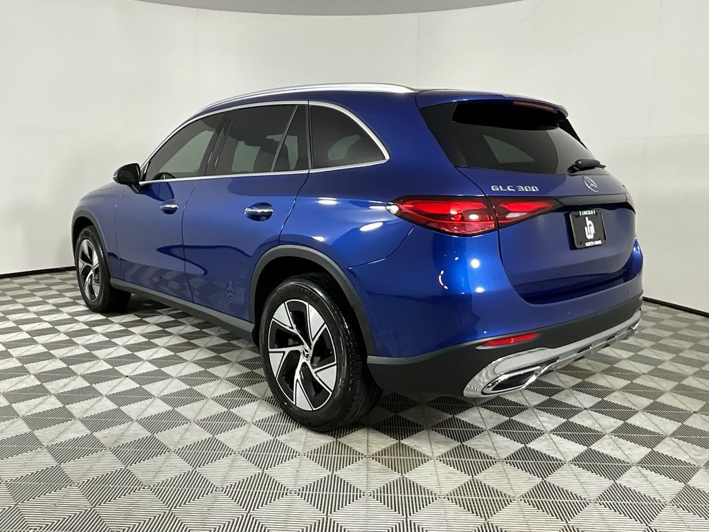 Used 2024 Mercedes-Benz GLC 300 4MATIC image 3