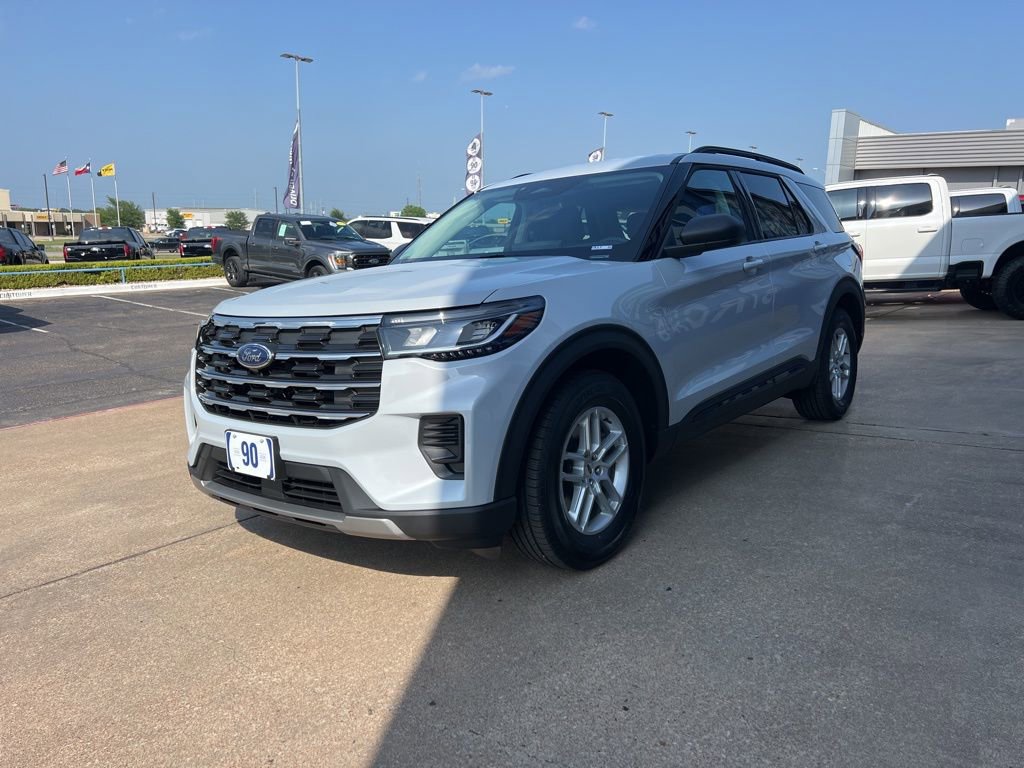 New 2026 Ford Explorer Active RWD image 4