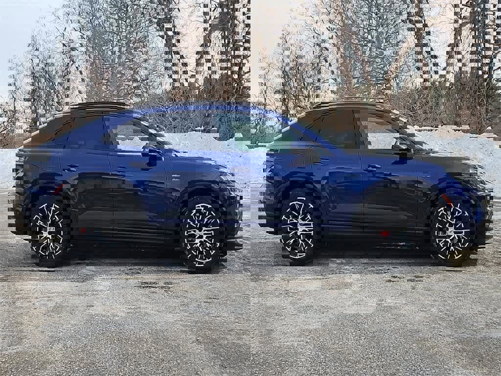 Certified 2025 Porsche Macan 4S Electric image 8