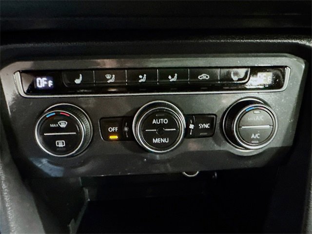 Used 2020 Volkswagen Tiguan SE w/ Panoramic Sunroof Package image 22