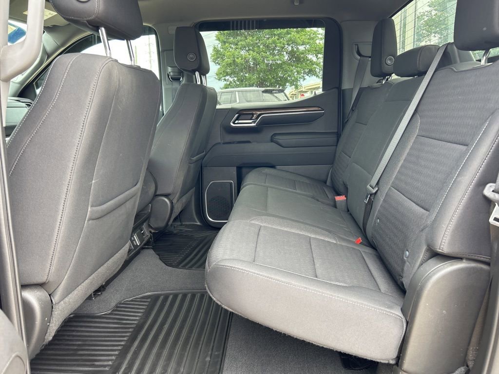 Used 2023 Chevrolet Silverado 1500 LT AWD/4WD image 9