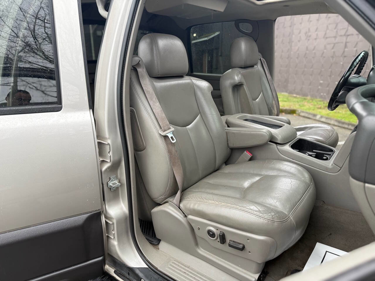 Used 2005 Chevrolet Avalanche 2500 w/ Preferred Equipment Group image 14