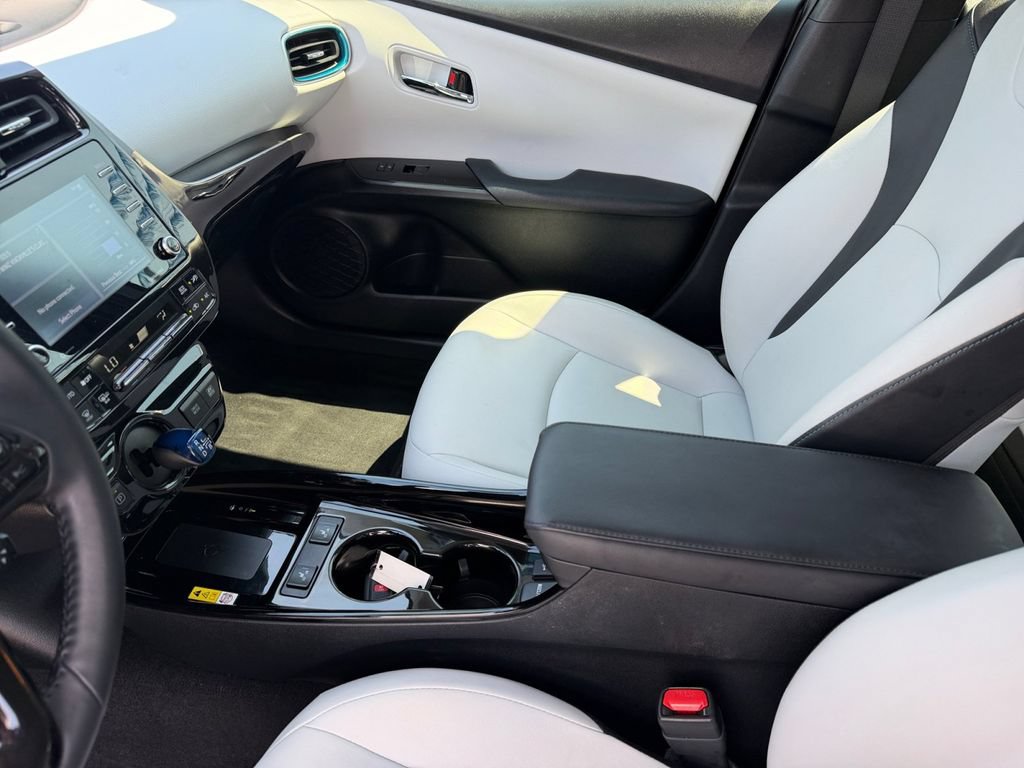 Used 2022 Toyota Prius XLE FWD image 12