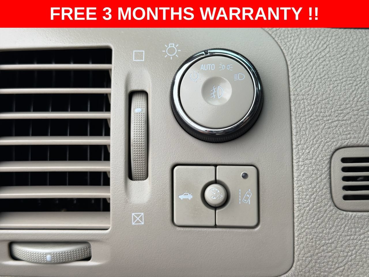 Used 2010 Cadillac DTS Premium w/ Driver Awareness Package FWD image 38