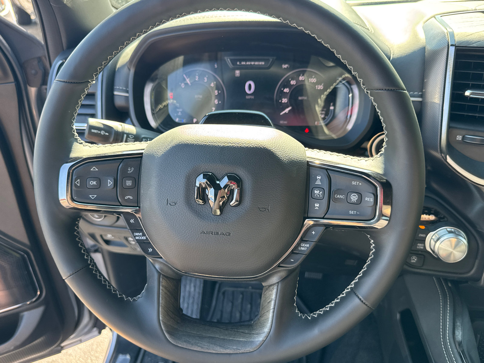 New 2025 RAM 1500 Limited AWD/4WD image 17