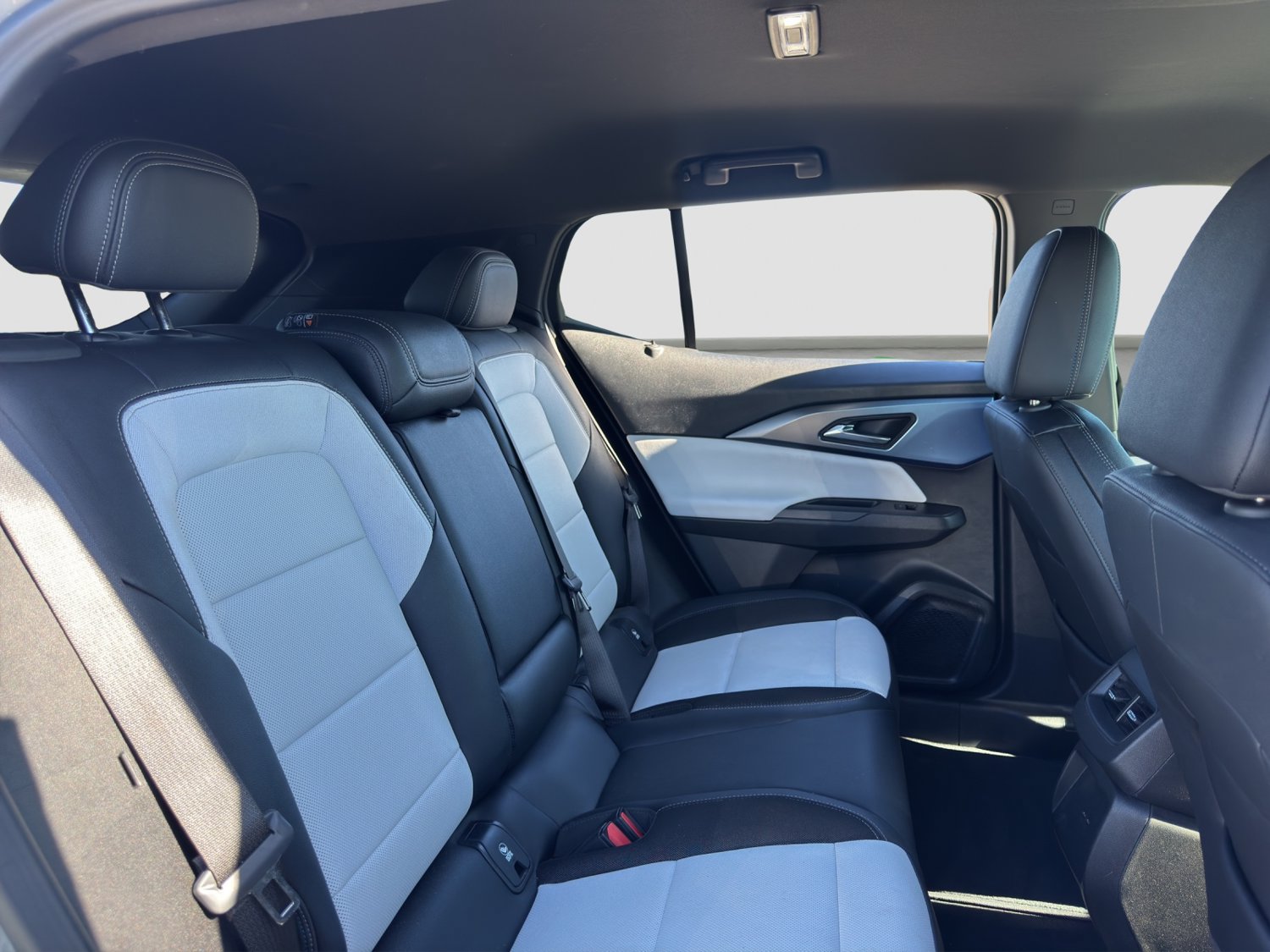 Certified 2024 Chevrolet Equinox EV LT FWD image 18