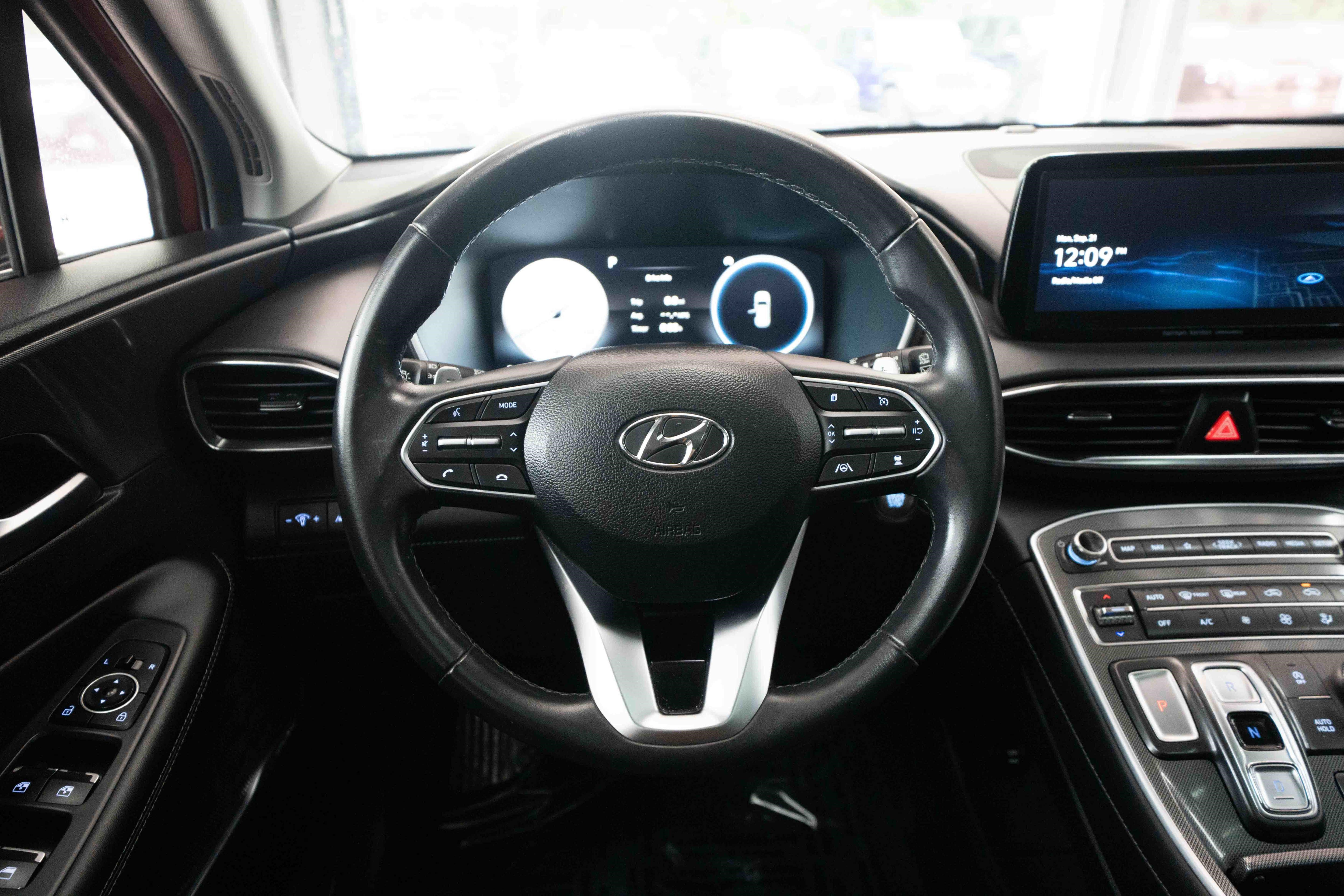 Used 2022 Hyundai Santa Fe SEL w/ Convenience + Premium Package AWD/4WD image 21