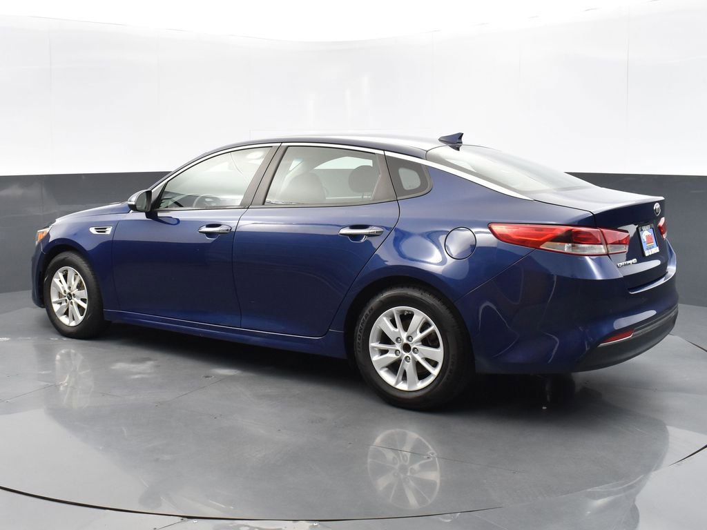 Used 2018 Kia Optima LX image 2