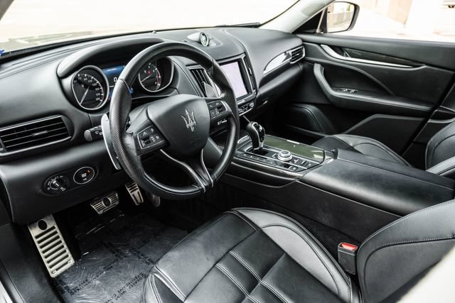 Used 2017 Maserati Levante S AWD/4WD image 2
