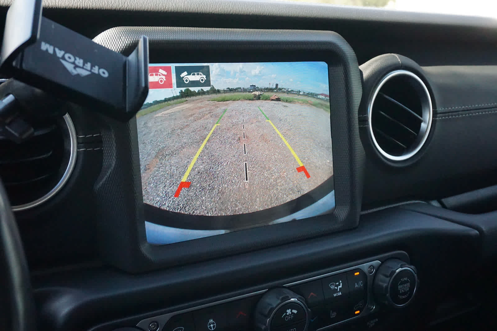 Used 2021 Jeep Wrangler Unlimited Sahara AWD/4WD image 30