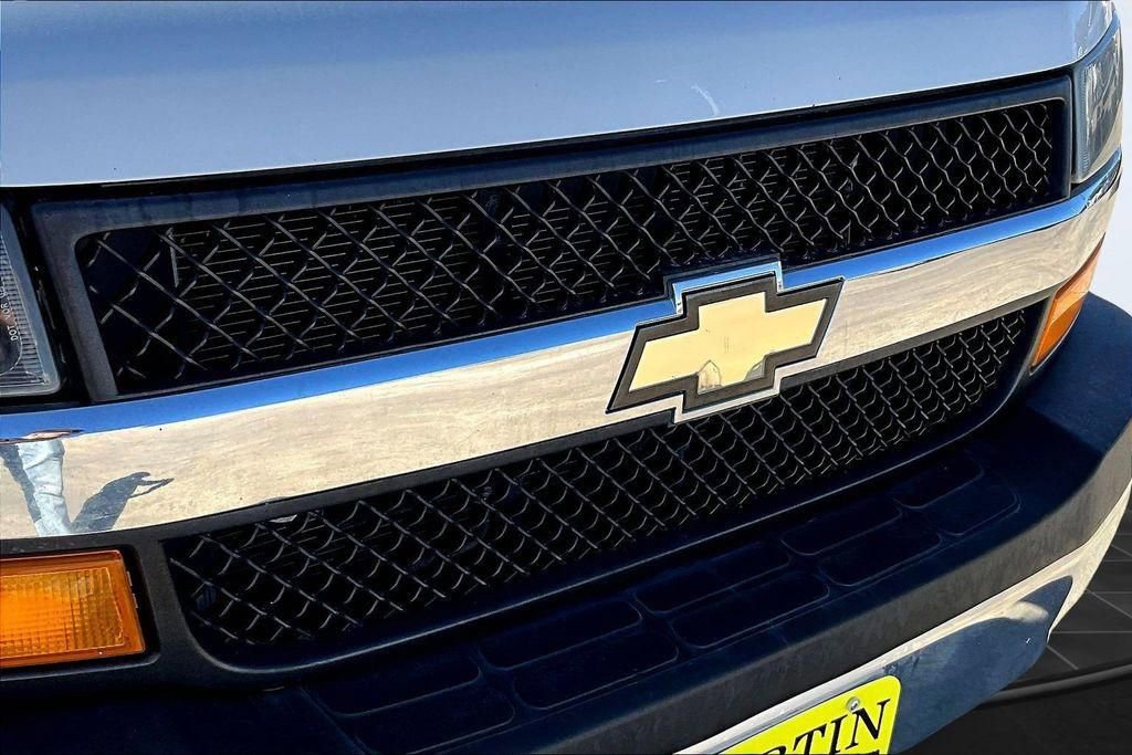 Used 2019 Chevrolet Express 3500 LT w/ LT Preferred Equipment Group image 28
