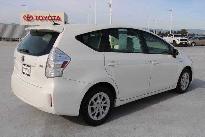 Used 2012 Toyota Prius V Three image 3