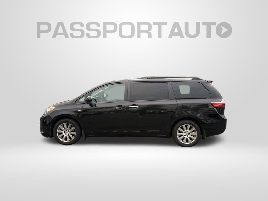 Used 2016 Toyota Sienna XLE image 9