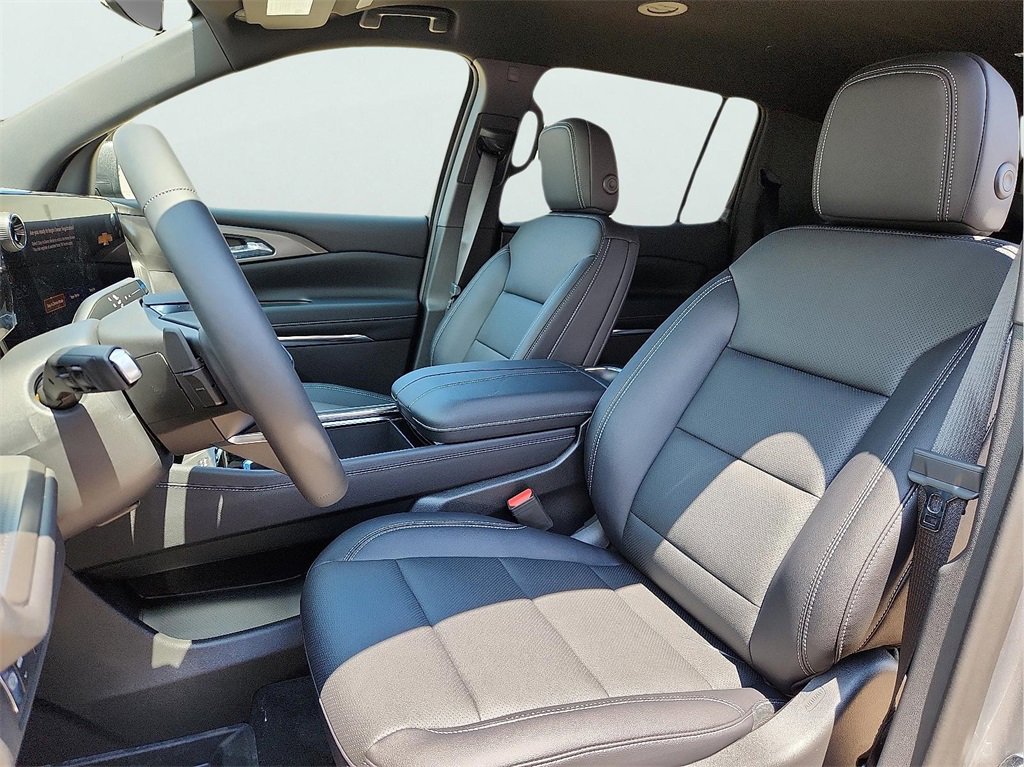 New 2026 Chevrolet Traverse LT w/ LPO, Floor Liner Package image 12