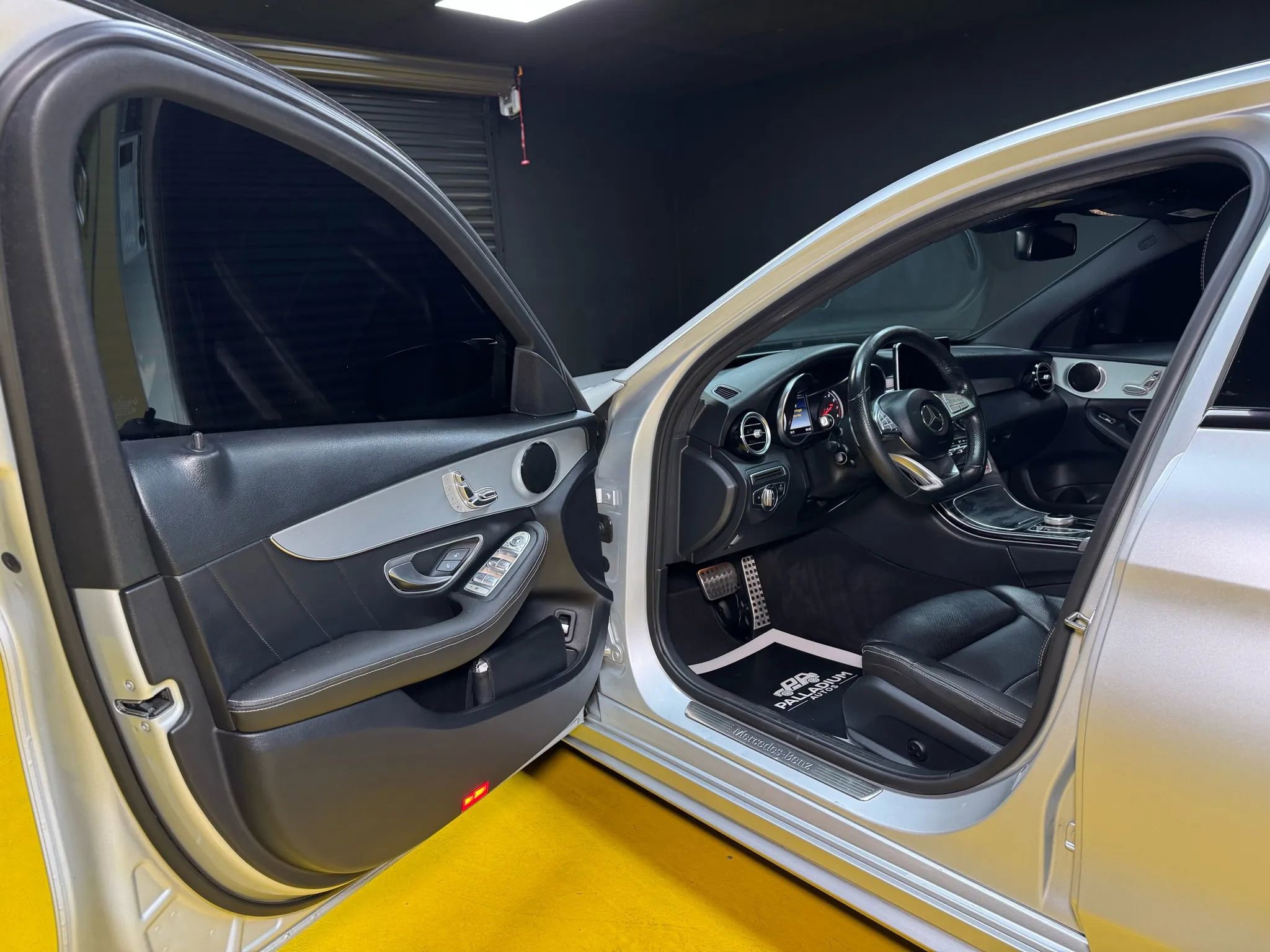 Used 2018 Mercedes-Benz C 300 Sedan image 27