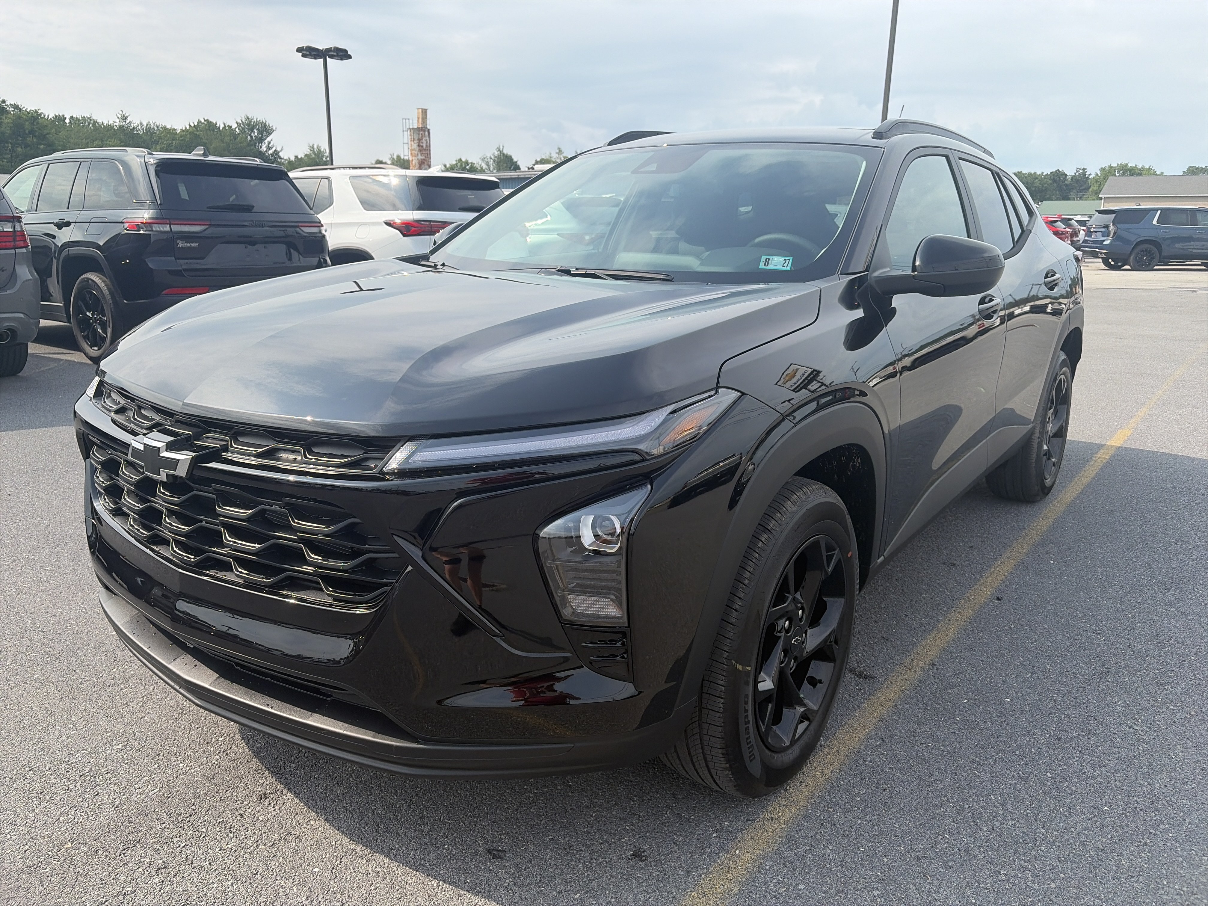 New 2026 Chevrolet Trax LT w/ Driver Confidence Package FWD image 2