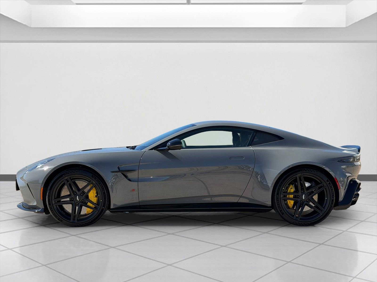 New 2026 Aston Martin V8 Vantage S image 8
