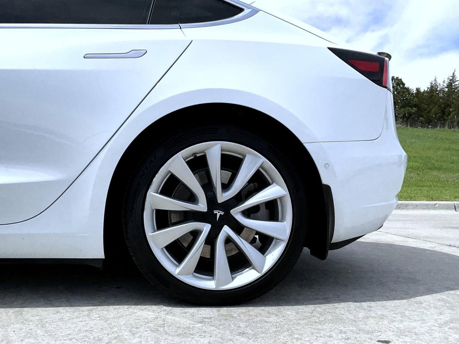 Used 2018 Tesla Model 3 Performance image 23