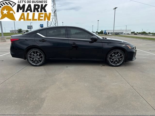 Used 2023 Nissan Altima 2.0 SR FWD image 6