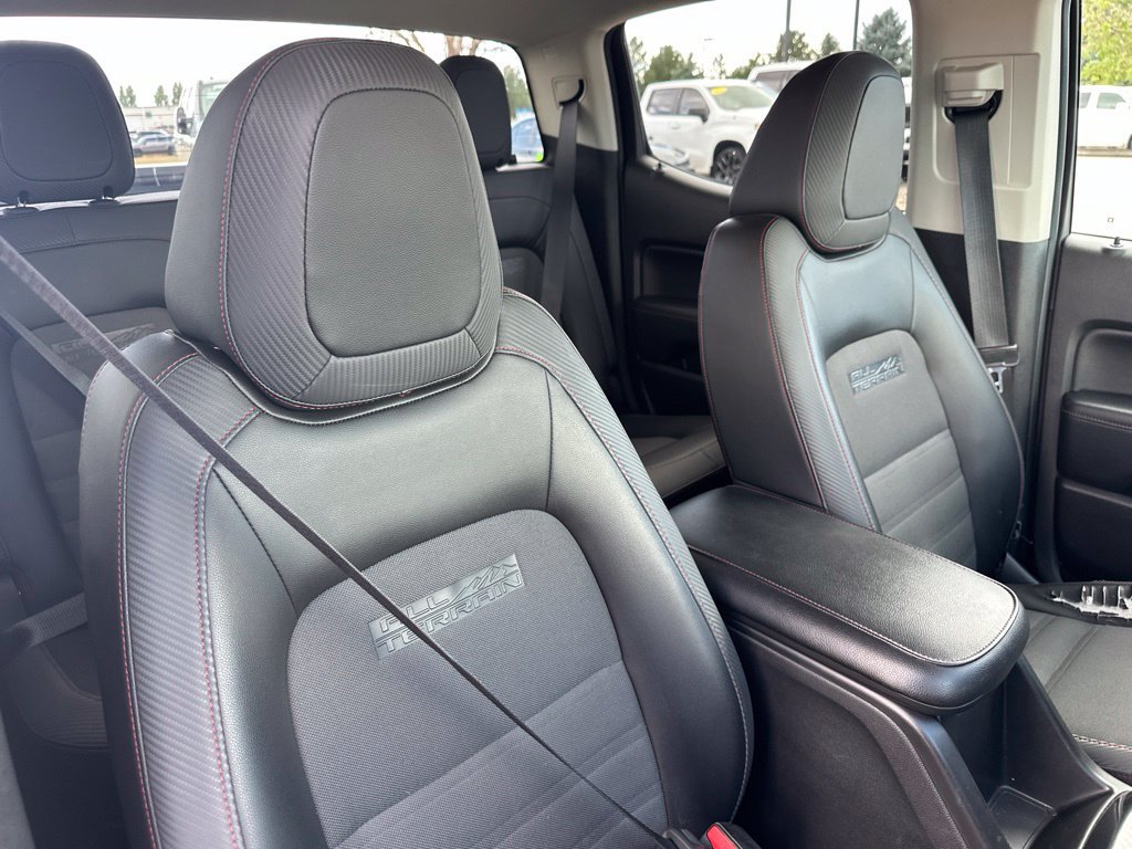 Used 2015 GMC Canyon SLE w/ All-Terrain Package AWD/4WD image 26