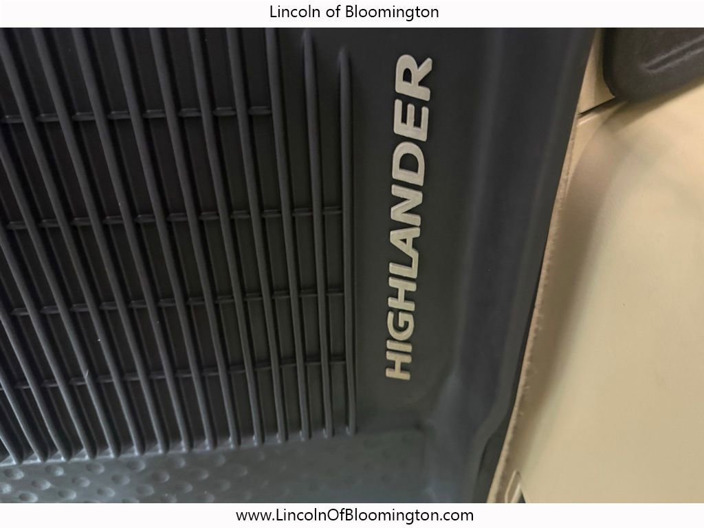 Used 2015 Toyota Highlander XLE image 17