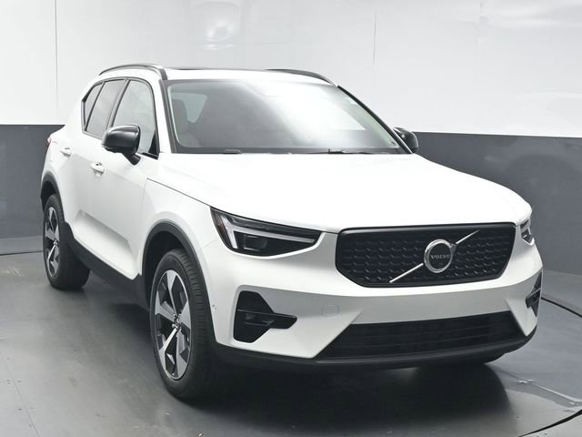 New 2026 Volvo XC40 B5 Plus w/ Protection Package Premier image 2