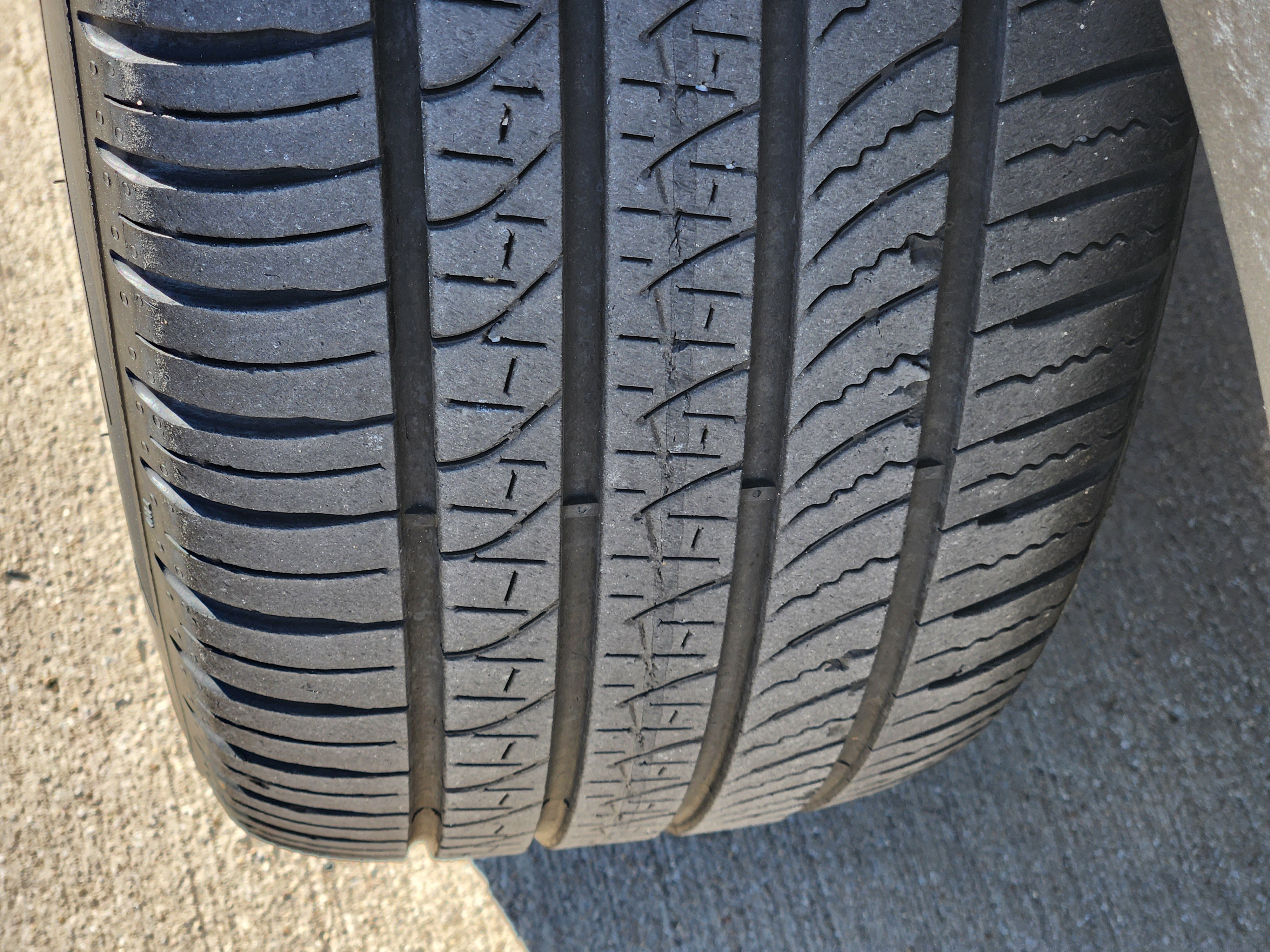 Used 2024 Volvo XC40 Recharge Plus w/ Protection Package Premier image 15