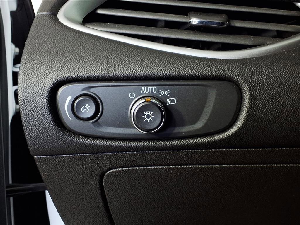 Used 2025 Chevrolet Malibu RS image 24