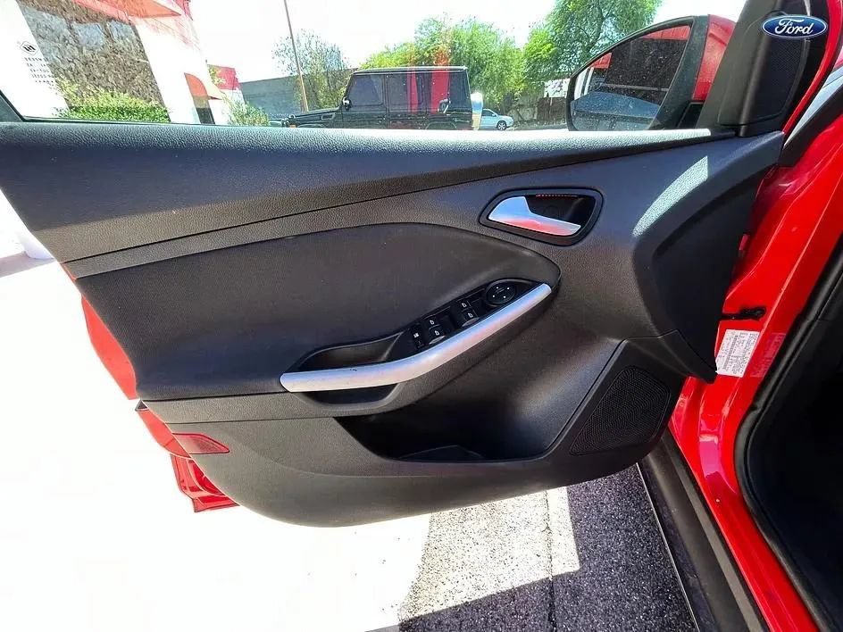 Used 2013 Ford Focus SE FWD image 10