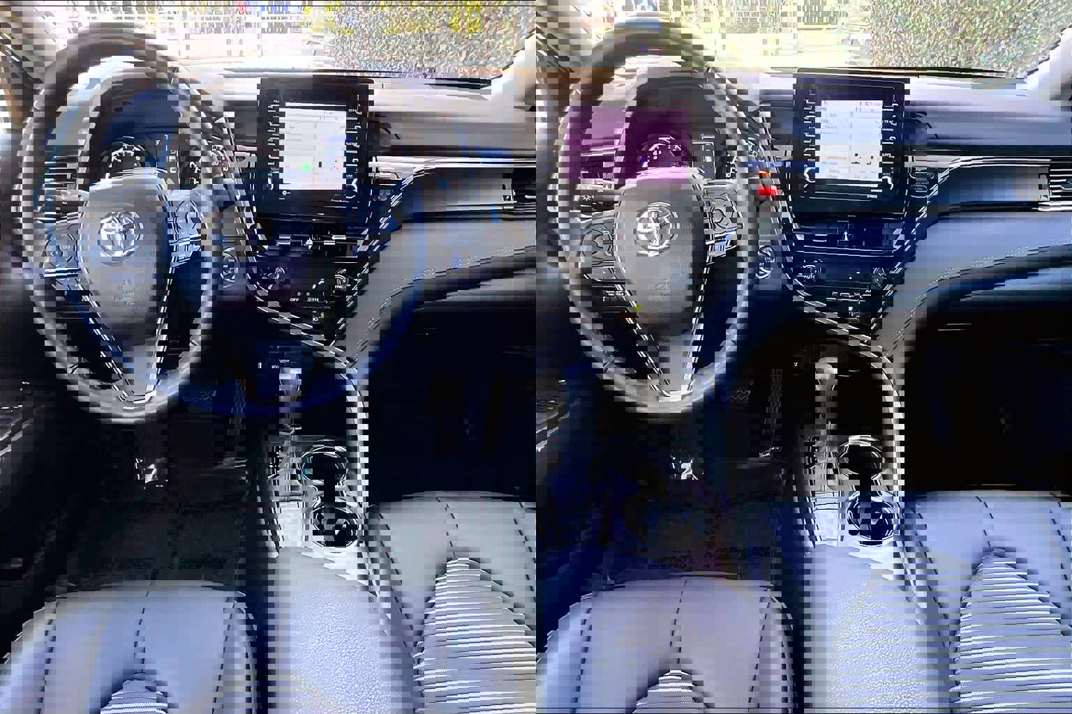 Used 2024 Toyota Camry SE image 16