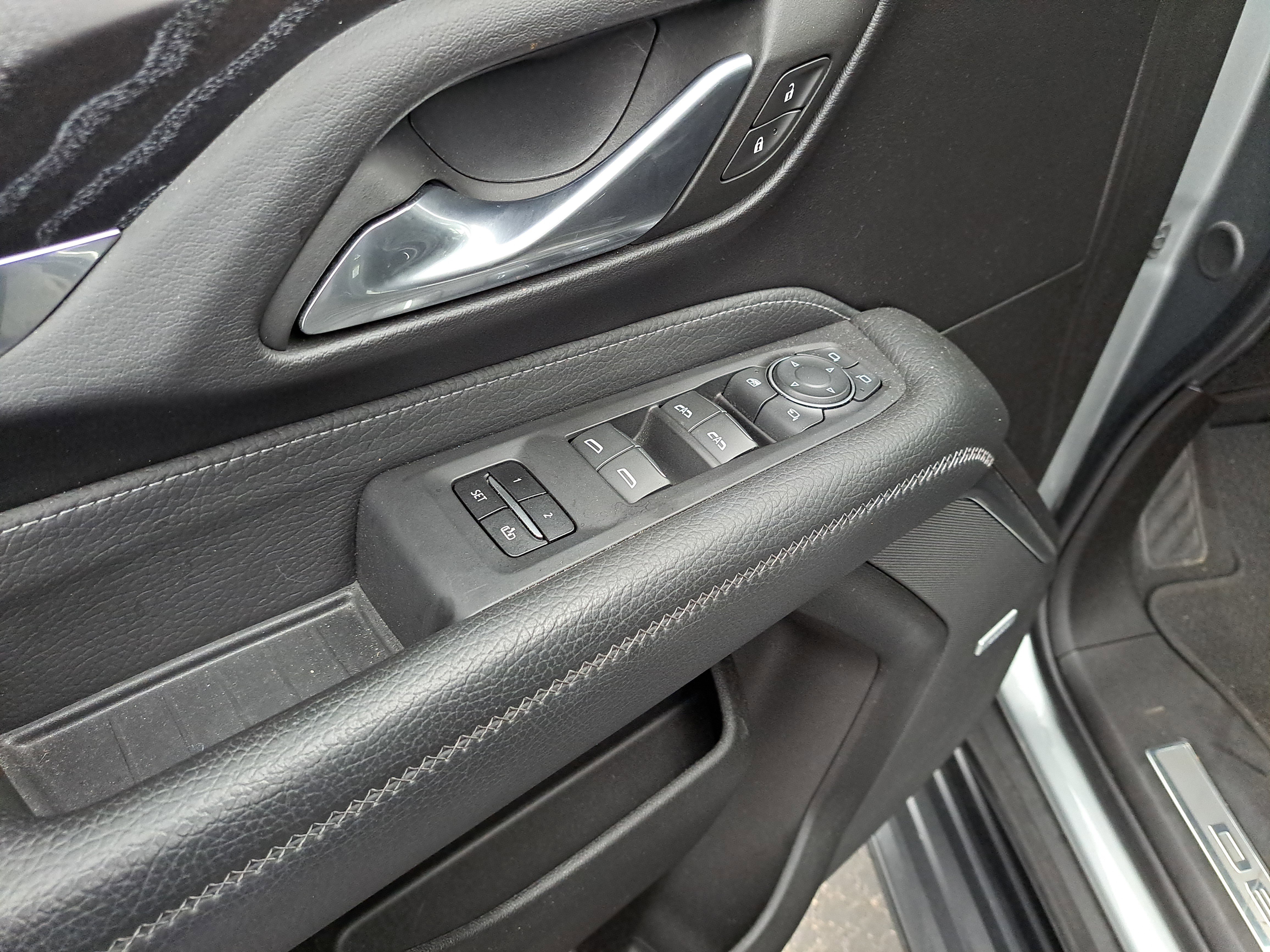 Used 2024 GMC Yukon Denali w/ Advanced Technology Package image 16