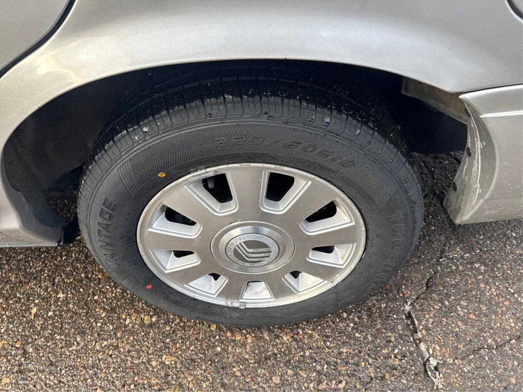 Used 2005 Mercury Grand Marquis LS image 21