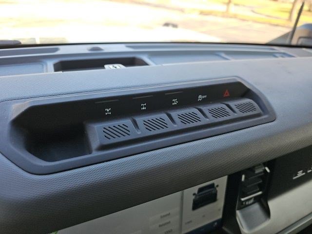 Used 2022 Ford Bronco Everglades image 27