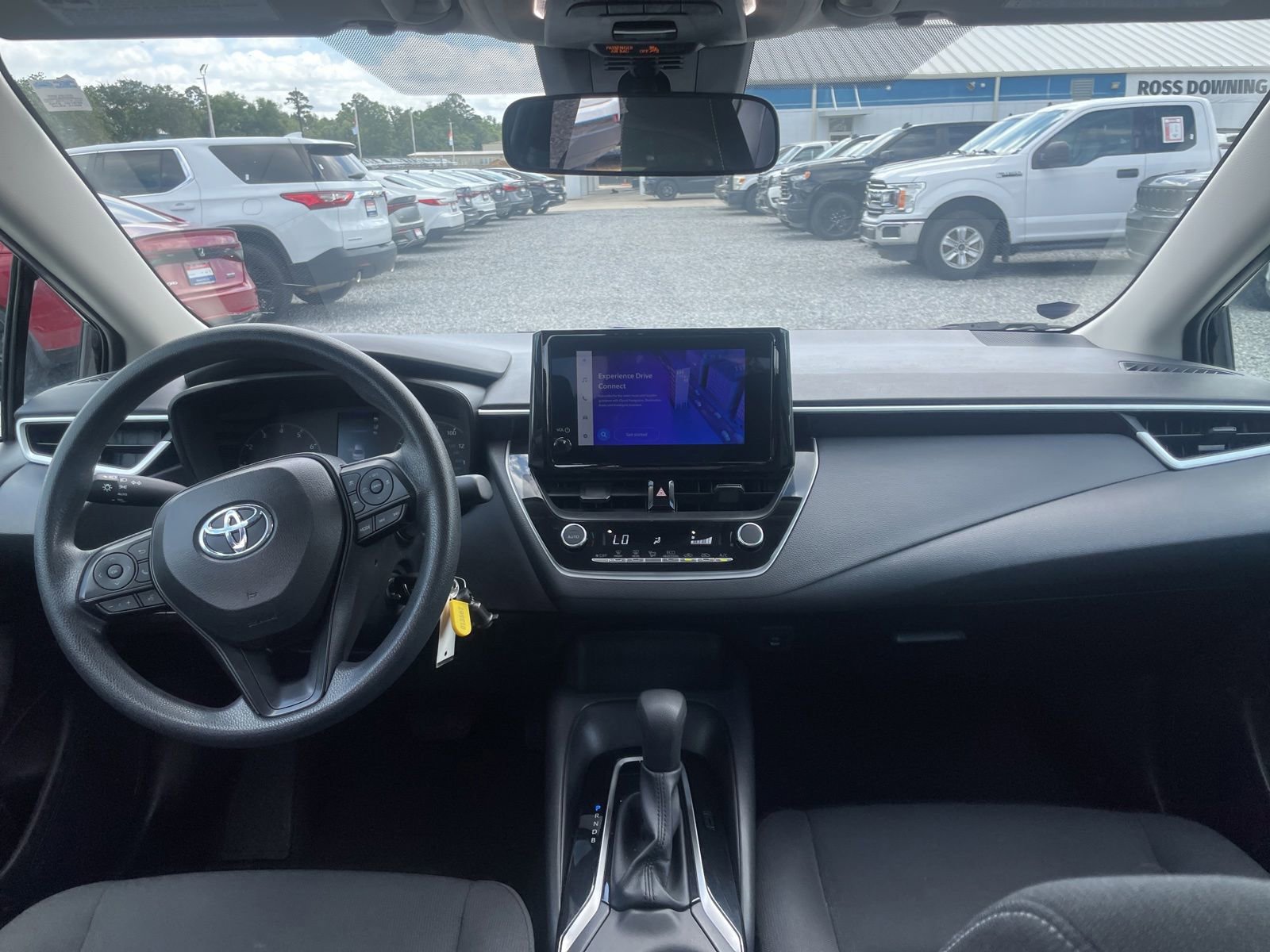 Used 2025 Toyota Corolla LE FWD image 9