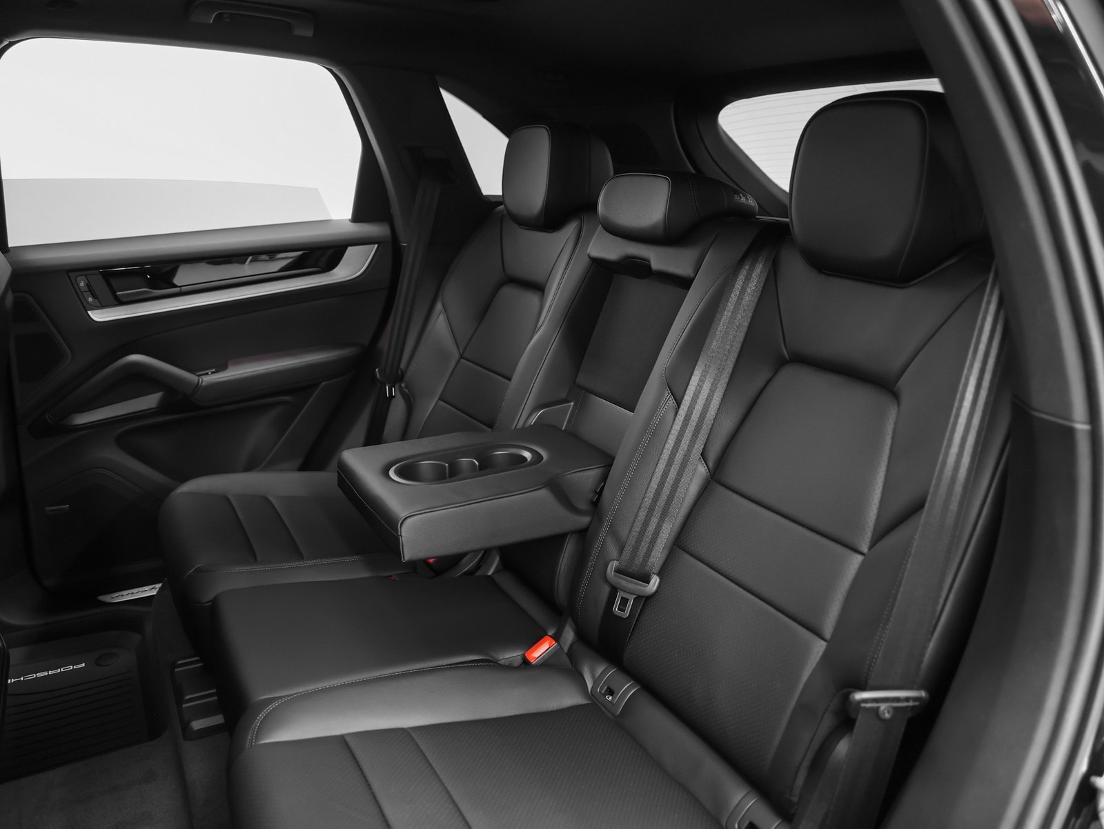 Certified 2025 Porsche Cayenne image 33