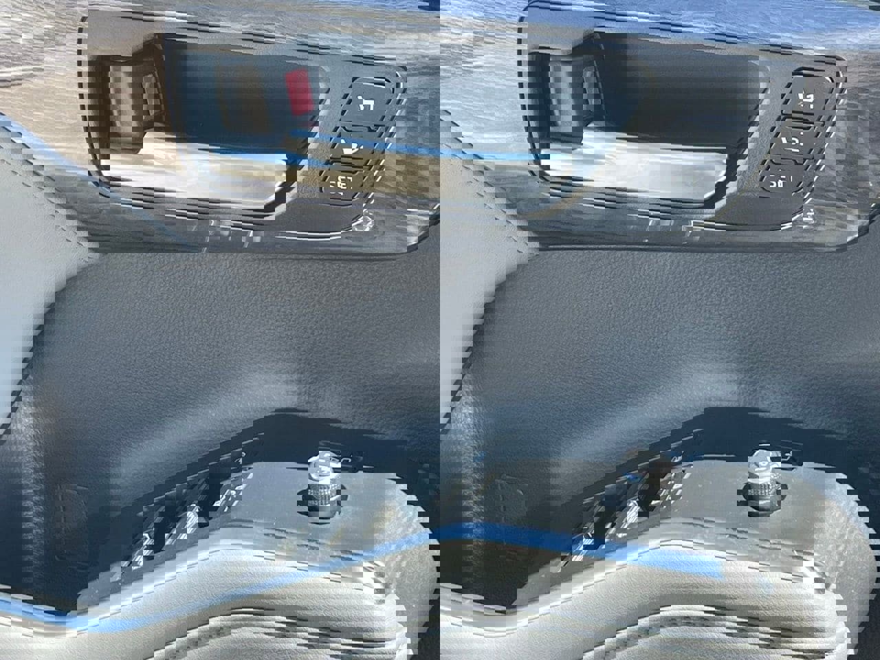 Used 2024 Toyota Highlander Platinum image 11