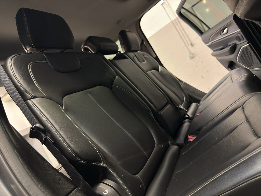 Used 2023 Jeep Grand Cherokee 4WD 4xe image 26