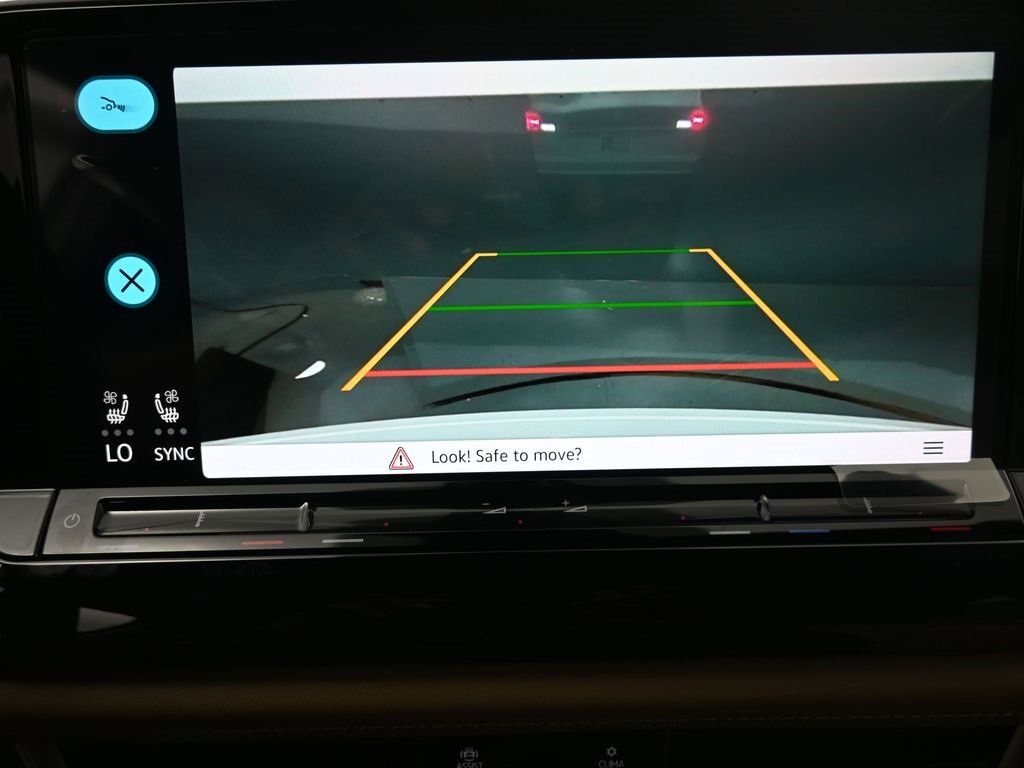 New 2026 Volkswagen Atlas Cross Sport SE image 12