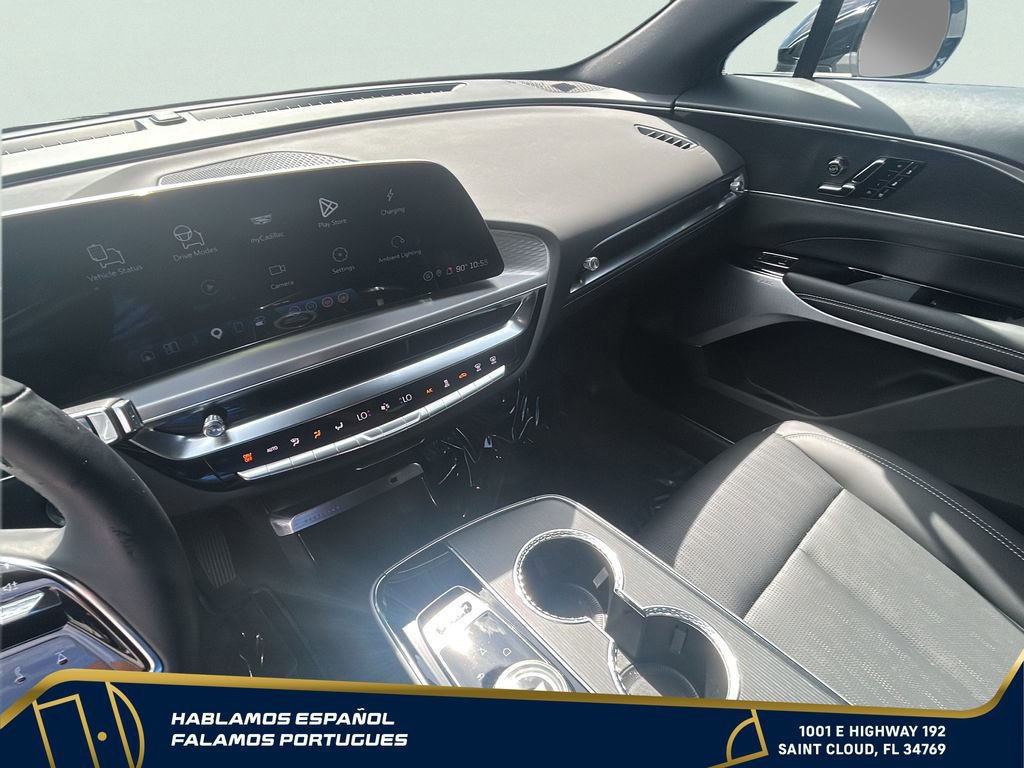 Certified 2025 Cadillac Lyriq Luxury w/ LPO, Floor Liner Package AWD/4WD image 19