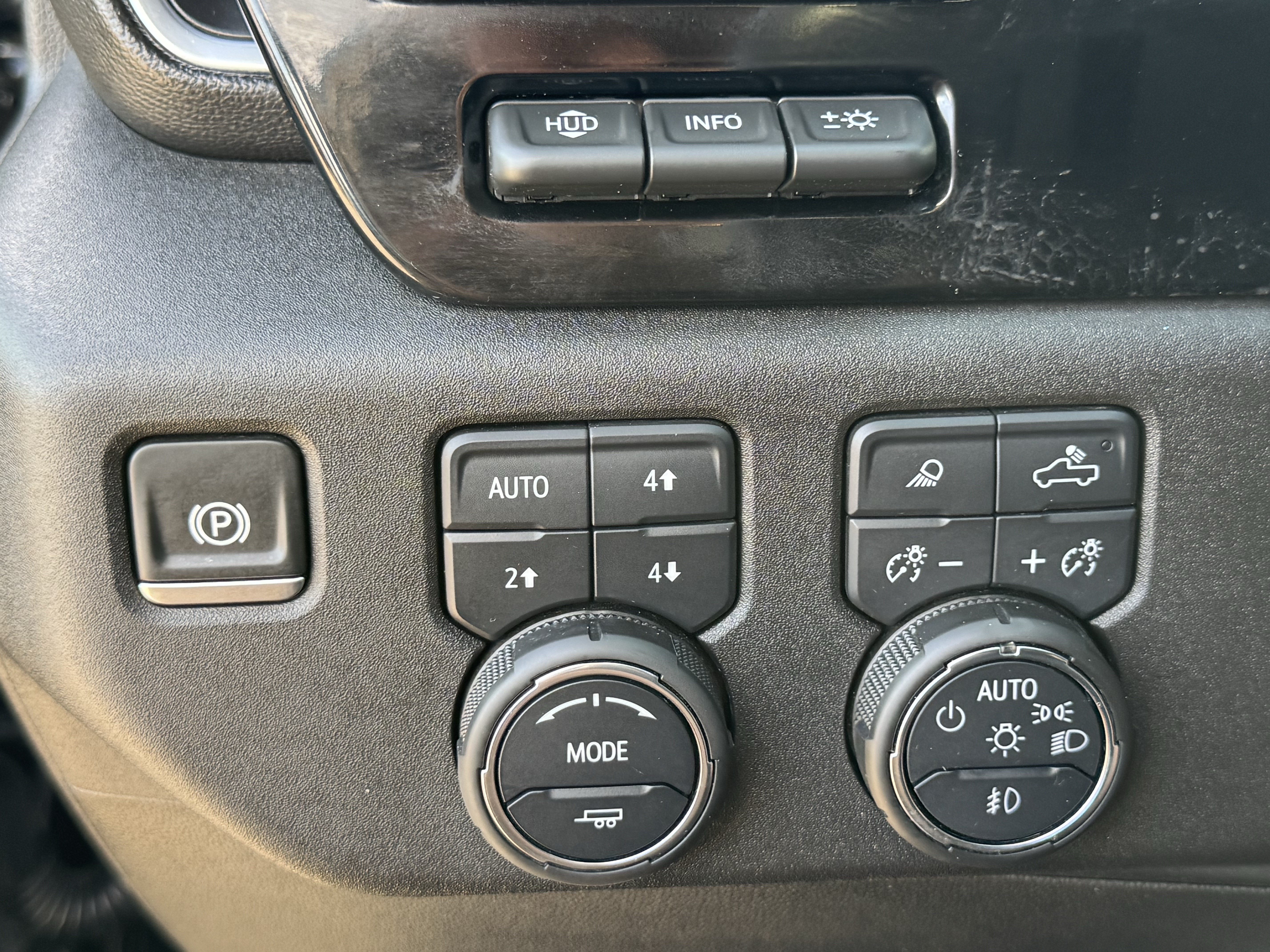 Used 2025 Chevrolet Silverado 1500 High Country w/ High Country Premium Package AWD/4WD image 21